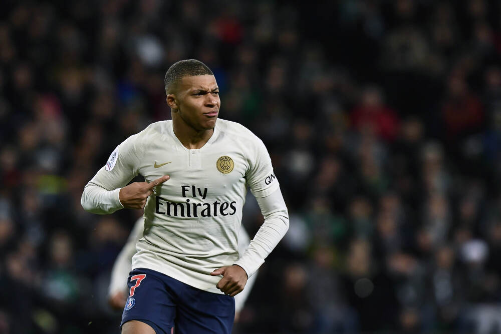 范德芬：我给伊萨克发消息祝他早日康复，只想封堵并非故意铲伤他